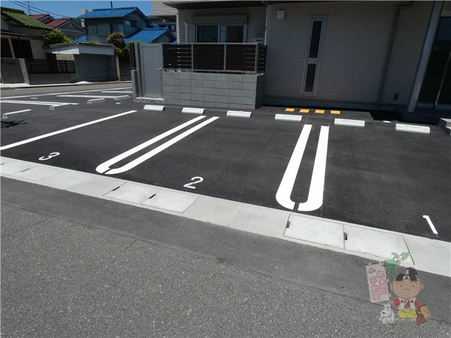 ＬＯＩＳＩＲ(ロワジール)の駐車場
