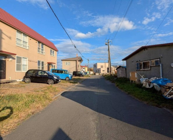 柏木町　売土地の前面道路含む現地写真