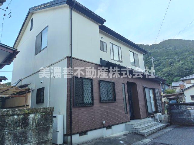 ６３４０３　岐阜市粟野西５丁目中古戸建ての外観