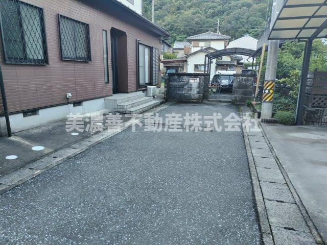 ６３４０３　岐阜市粟野西５丁目中古戸建ての外観
