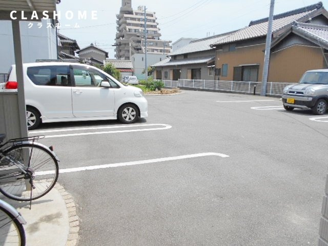 カーサ・ビアンコ　　刈谷市の賃貸ならクラスホーム刈谷店の駐車場