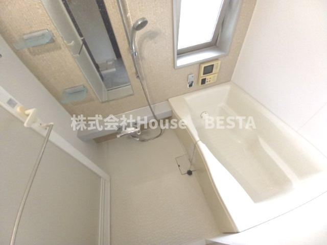 プレジール三ノ宮の浴室