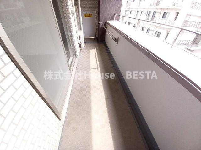 プレジール三ノ宮のバルコニー
