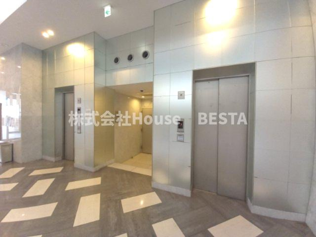 プレジール三ノ宮のロビー