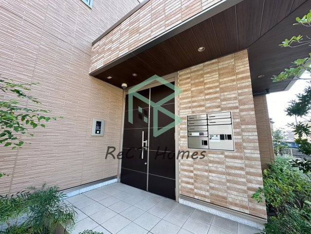 姫路市飾磨区上野田６丁目のハイツのエントランス