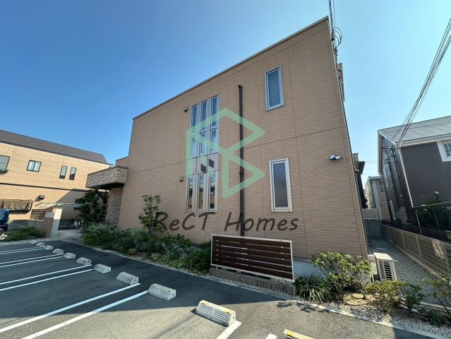 姫路市飾磨区上野田６丁目のハイツの外観