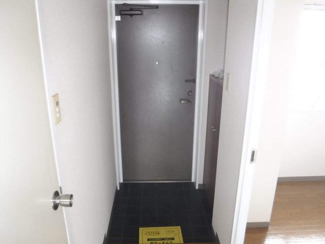 サニーテラス井田の玄関