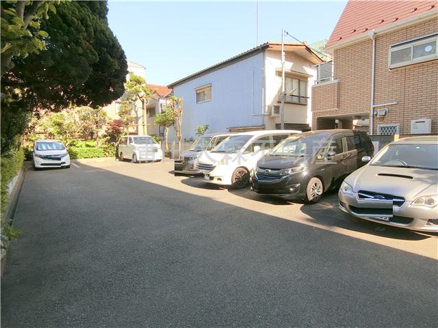 アビタシオンクレールの駐車場