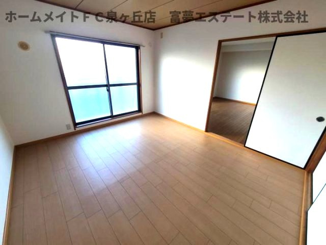 角谷フラットの内装|7.9帖洋室