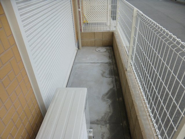 シャーメゾン土山のバルコニー