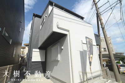 【外観】 | 海老名市大谷北４丁目　新築戸建て　全2棟　【仲介手数料無料】 | 建物完成しました！！内見可能です♪