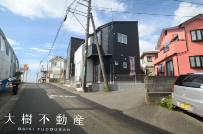 【前面道路含む現地写真】 | 海老名市大谷北４丁目　新築戸建て　全2棟　【仲介手数料無料】