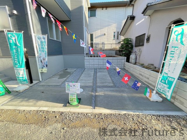 三郷市戸ヶ崎3丁目　新築戸建　全1棟の駐車場|カースペース並列2台可能（車種による））