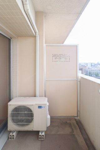 サヴォイブロードストリート　10階のバルコニー|別号室のものです。現状優先になります。