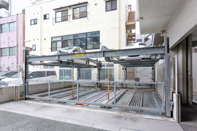 サヴォイブロードストリート　10階の駐車場