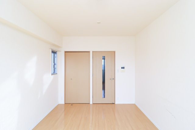 サヴォイブロードストリート　10階の居間・リビング|別号室のものです。現状優先になります。
※出窓はございません。