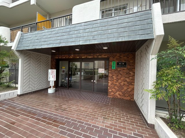 ＪＲ円町駅徒歩７分●２０２３年１２月リフォーム完了の美室●２ＬＤＫ●西ノ京スカイハイツのエントランス|エントランス