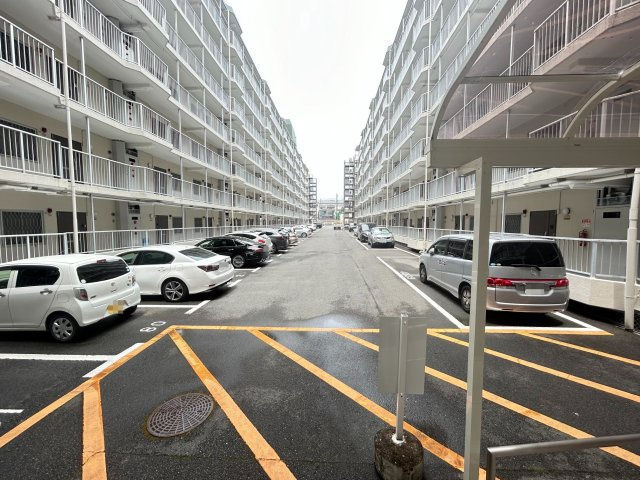 ＪＲ円町駅徒歩７分●２０２３年１２月リフォーム完了の美室●２ＬＤＫ●西ノ京スカイハイツの駐車場|駐車場