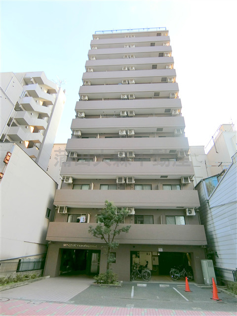スカイコート蒲田駅前の外観|1998年12月築　RC鉄筋コンクリート造地上13階建て1K総戸数48戸の分譲賃貸マンション　東京都大田区西蒲田7丁目　JR京浜東北線蒲田駅近、東急池上線蓮沼駅徒歩圏内オートロック宅配BOXゴミ捨て場