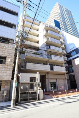 【外観】 | 谷町グリーンハイツ | 1Fに店舗有り。エントランスは2Fに有ります♪