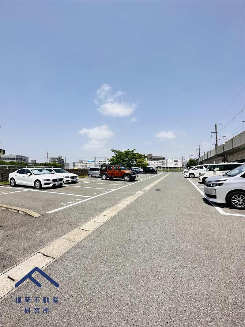 ファーネスト箱崎公園の駐車場