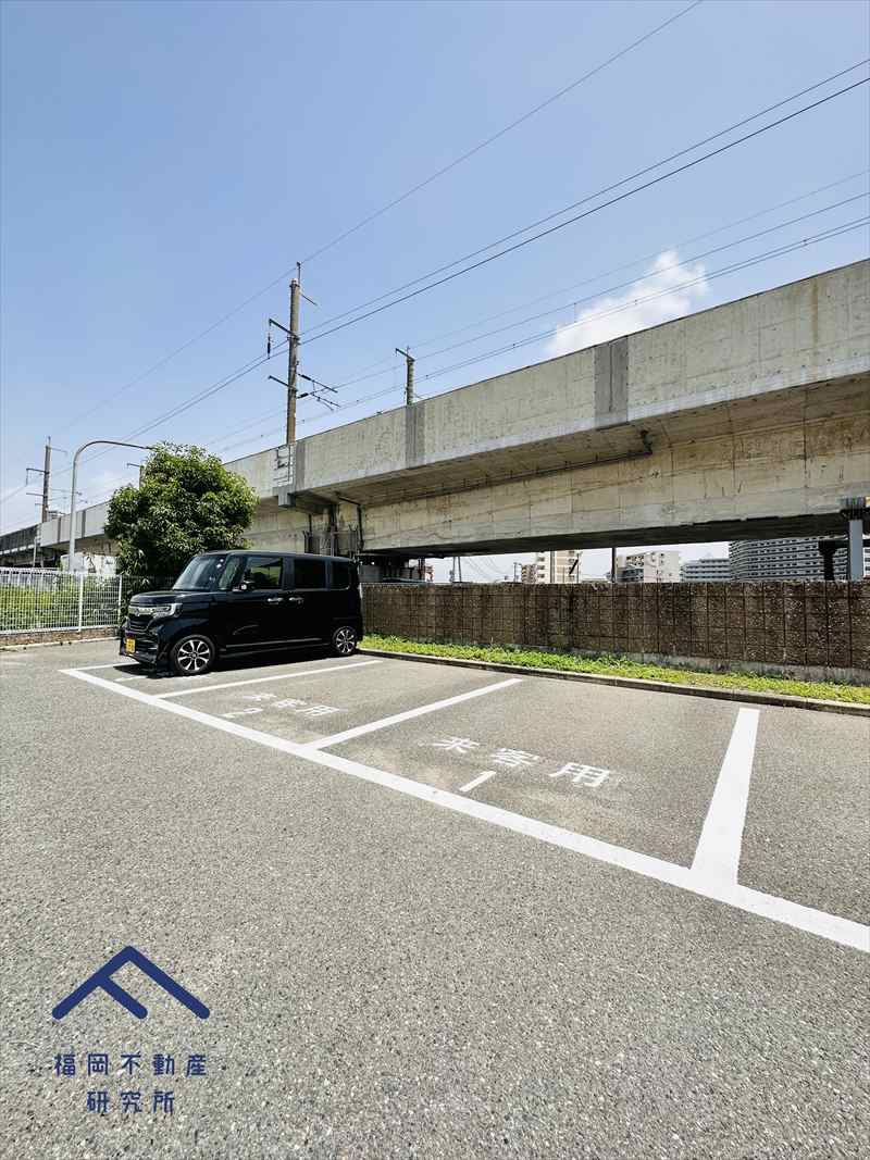 ファーネスト箱崎公園の駐車場