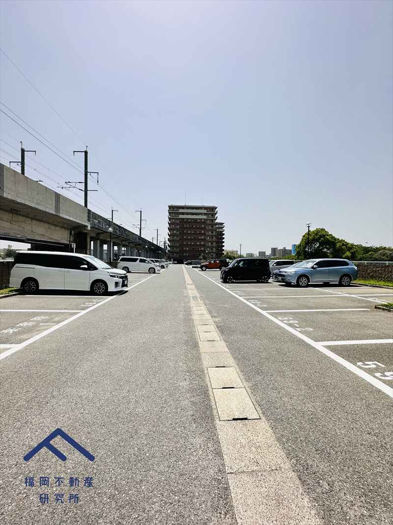ファーネスト箱崎公園の駐車場