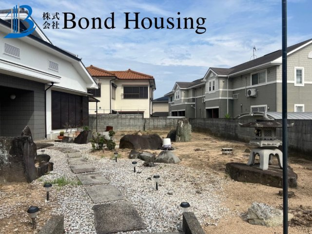 土地200超　LDK31帖　魚住町金ケ崎　平屋建ての駐車場