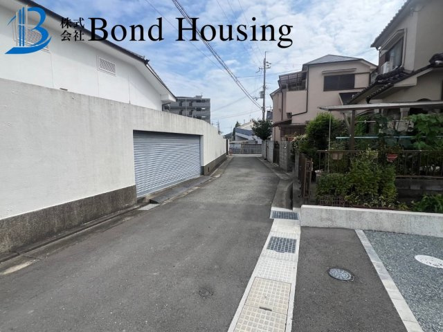 土地200超　LDK31帖　魚住町金ケ崎　平屋建ての前面道路含む現地写真