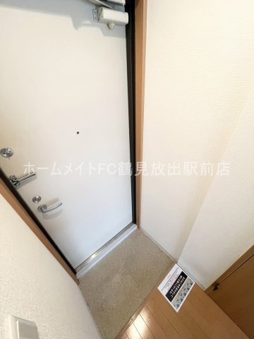 ヴィラナリー鶴見の玄関