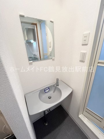 ヴィラナリー鶴見の独立洗面台