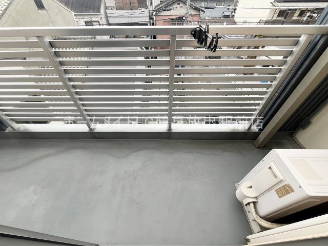 ヴィラナリー鶴見のバルコニー