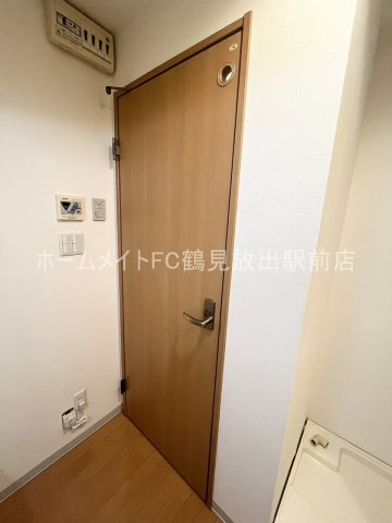 ヴィラナリー鶴見の玄関