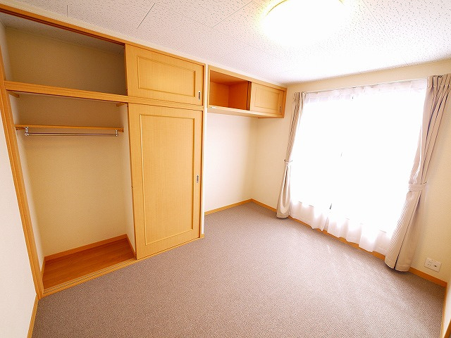 レオパレスヴィラージュＥの洋室|きれいな洋室です