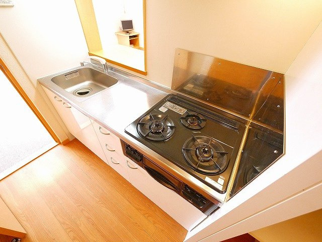 レオパレスヴィラージュＥのキッチン|きれいなキッチンです