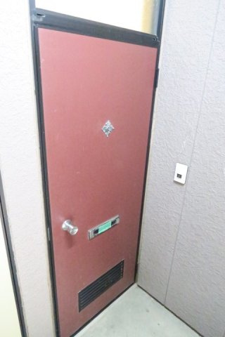 メゾンヤマモトの玄関