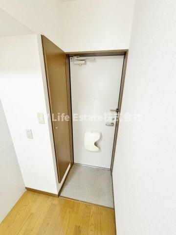 プレジール　ＳＥＫＩＴＡの玄関