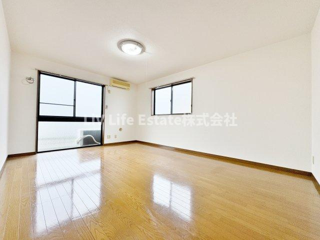 プレジール　ＳＥＫＩＴＡの居間・リビング