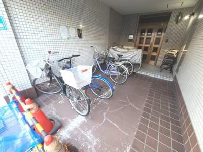 【その他共用部分】 | 第２大栄マンション | 自転車が置いてあるスペースです
