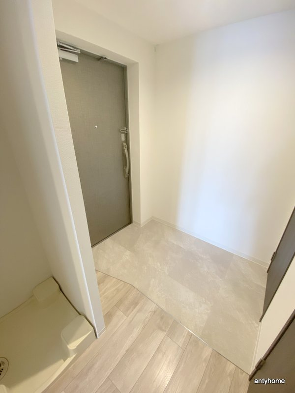 大阪難波Noah　仲介手数料無料の玄関