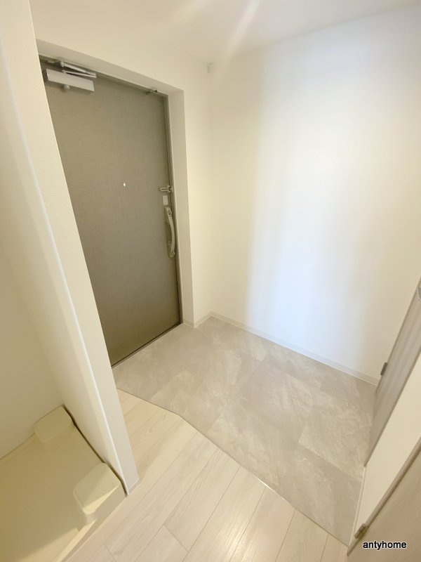 大阪難波Noah　仲介手数料無料の玄関