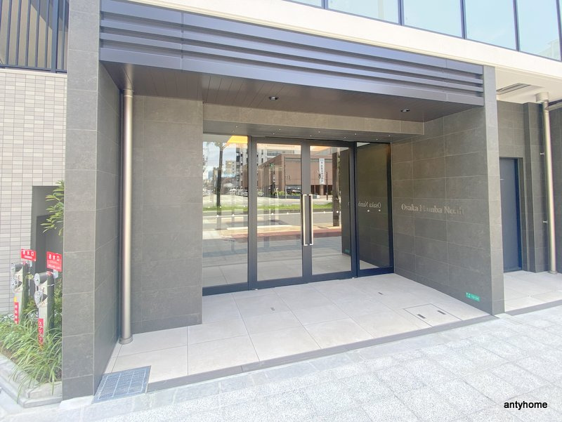 大阪難波Noah　仲介手数料無料のエントランス