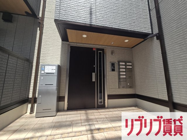 アヴァンスコート壱番館のエントランス