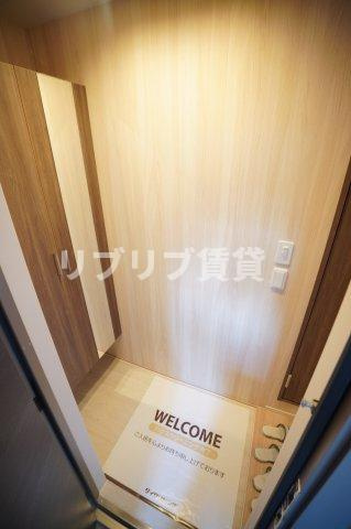 アヴァンスコート壱番館の玄関