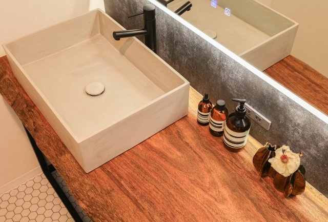 COLORSグリーンヒル瀬田南20区画　大津市神領2丁目のその他|～施工事例～　天然木造作洗面台♪