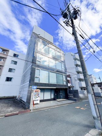 エムアイビルの外観