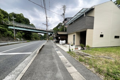 【前面道路含む現地写真】 | 山科区日ノ岡一切経谷町　注文住宅　建築条件なし　土地