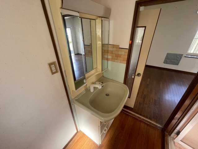 日吉台鎌谷邸の洗面所