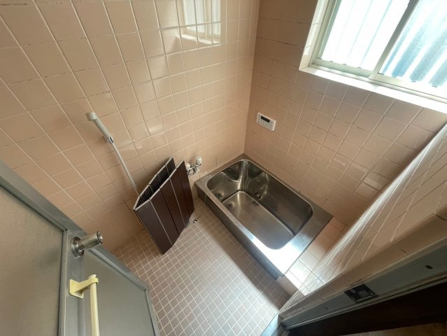 日吉台鎌谷邸の浴室