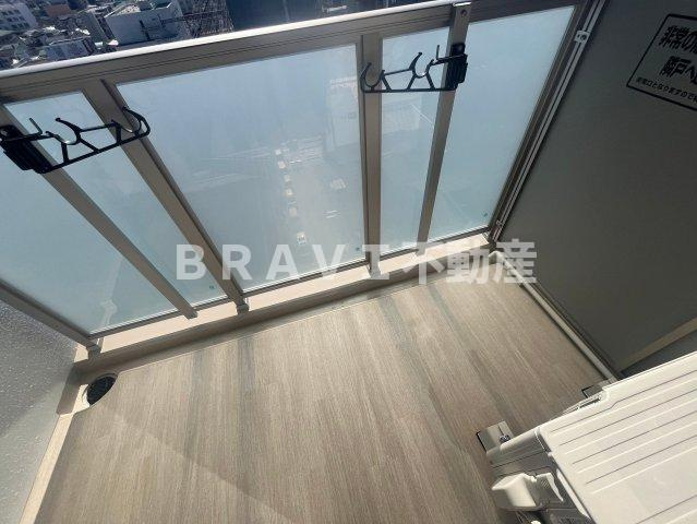 アドバンス大阪ストーリアのバルコニー|暖かな日差しのふりそそぐバルコニー